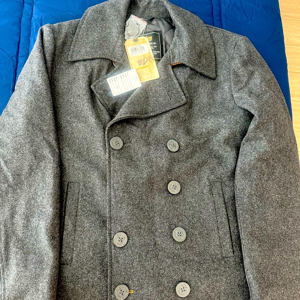 Men’s warm beautiful charcoal grey peacoat brand new never worn still has tags